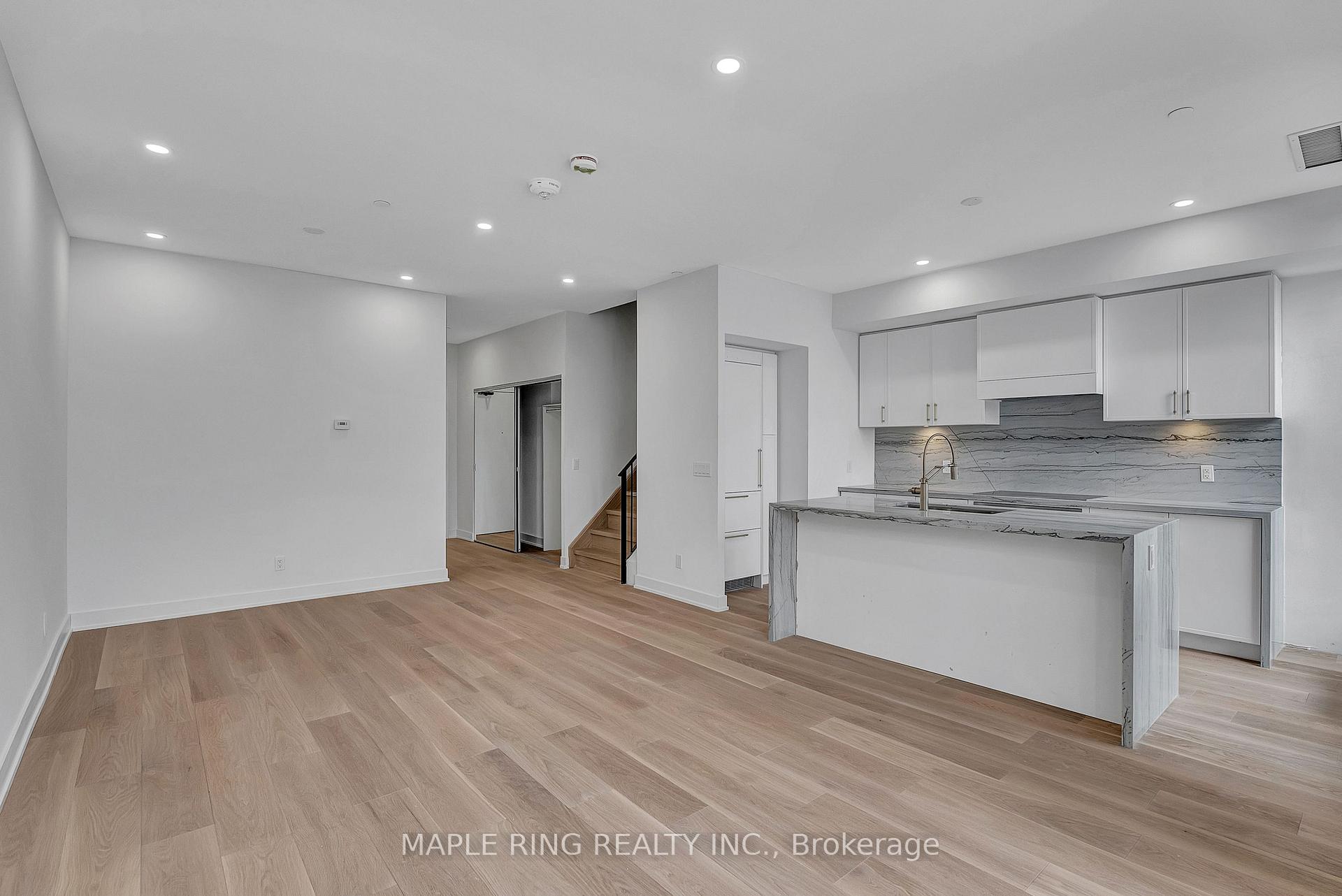 2 Bedrooms Condo at 2485 Taunton,  Oakville For sale