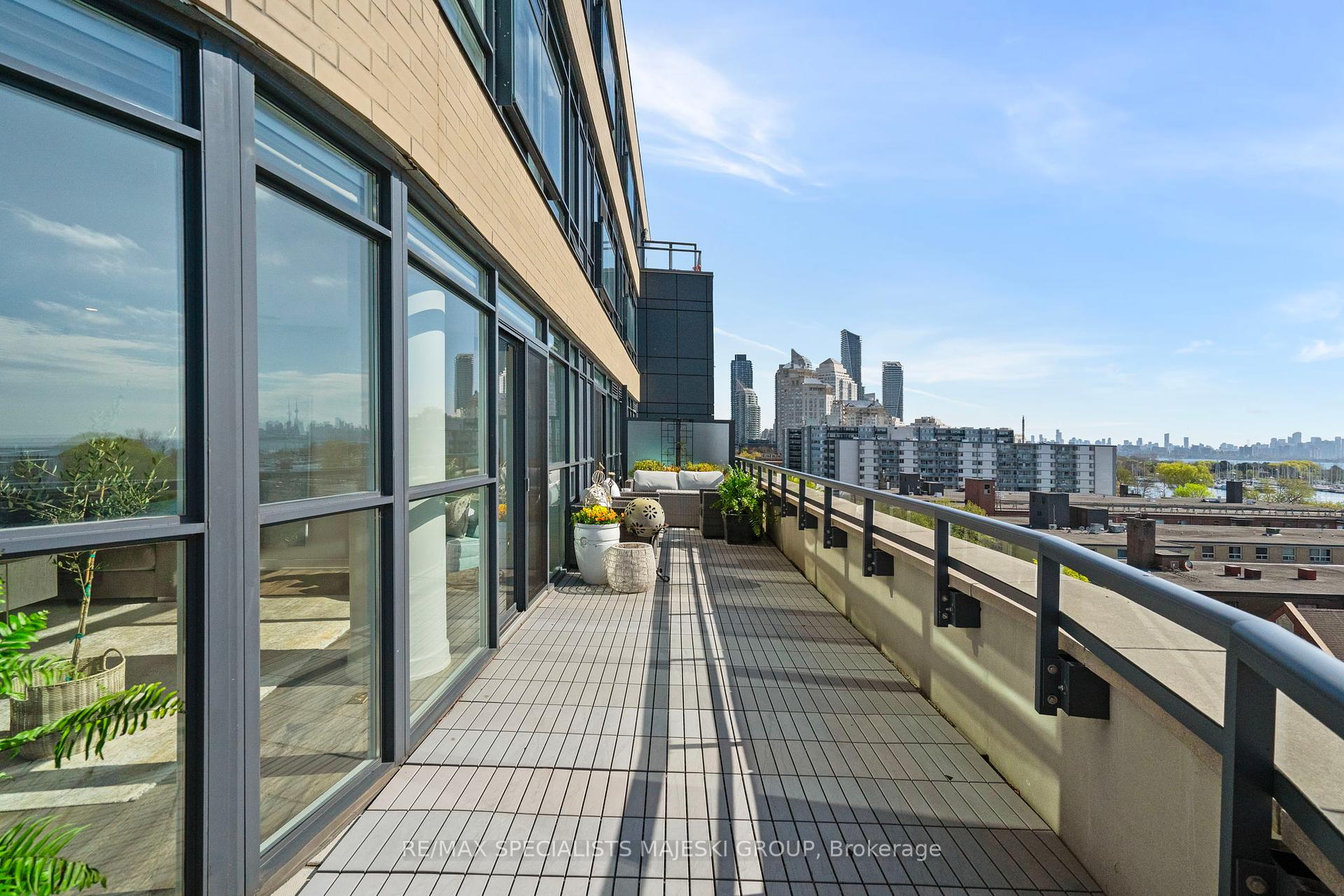 3 Bedrooms Condo at 11 Superior, Toronto For sale