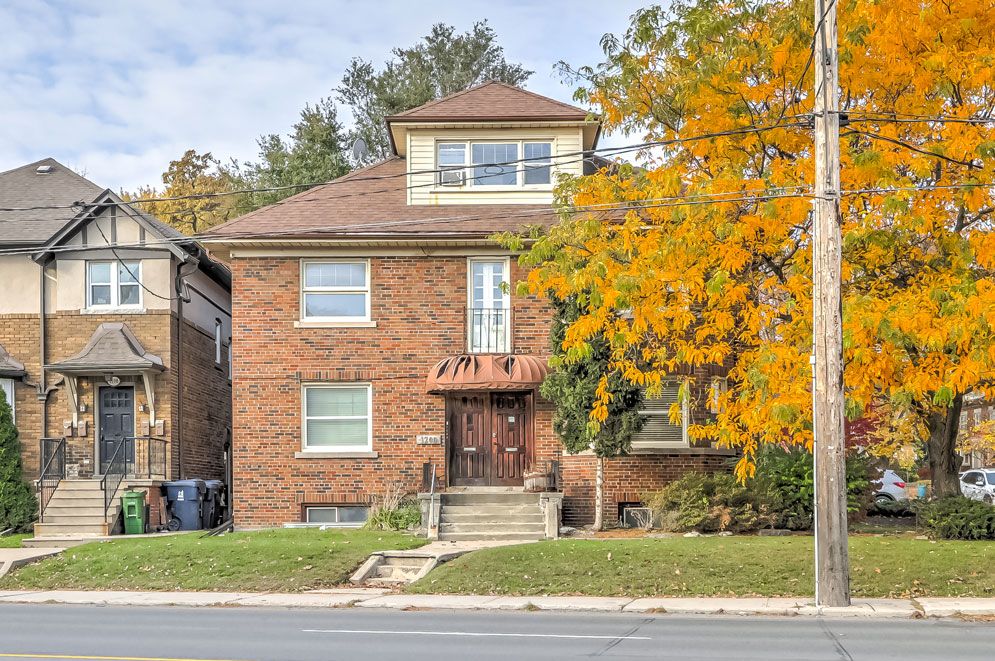 1200 Avenue Road Upper#3