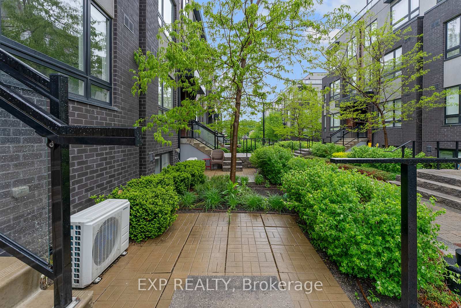 2 Bedrooms Condo at 1100 Briar Hill, Toronto For sale
