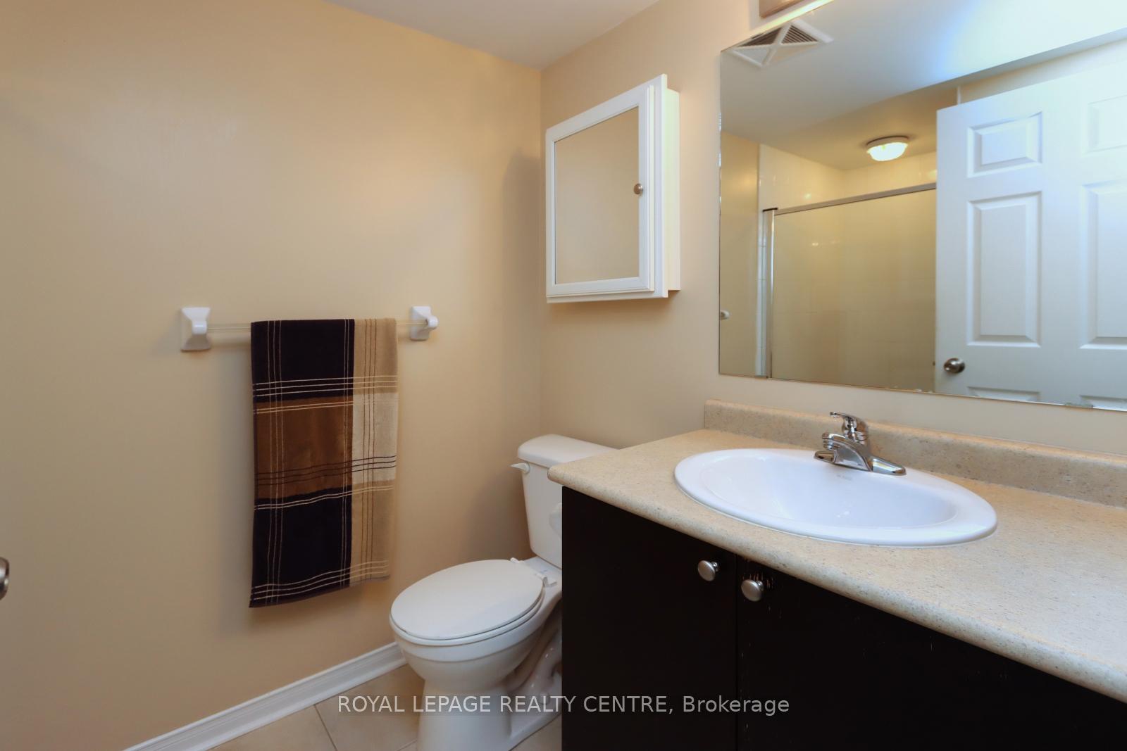 2 Bedrooms Condo at 5100 Winston Churchill, Mississauga For sale