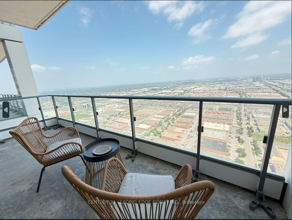 2 Bedrooms Condo at 950 Portage, Vaughan For sale