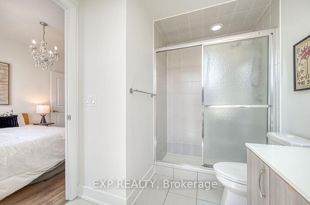 2 Bedrooms Condo at 68 Merton, Toronto For sale
