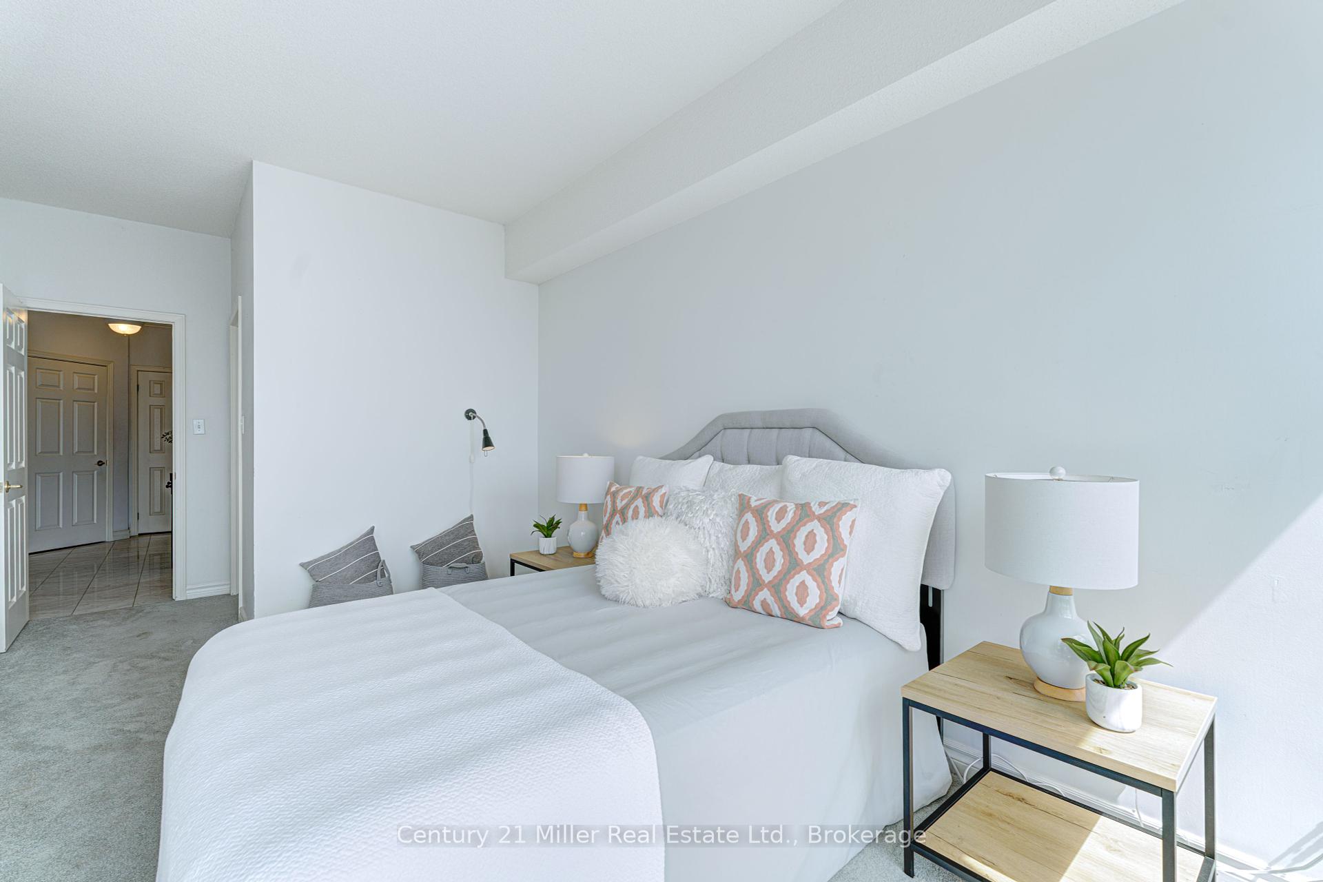 2 Bedrooms Condo at 67 Caroline, Hamilton For sale
