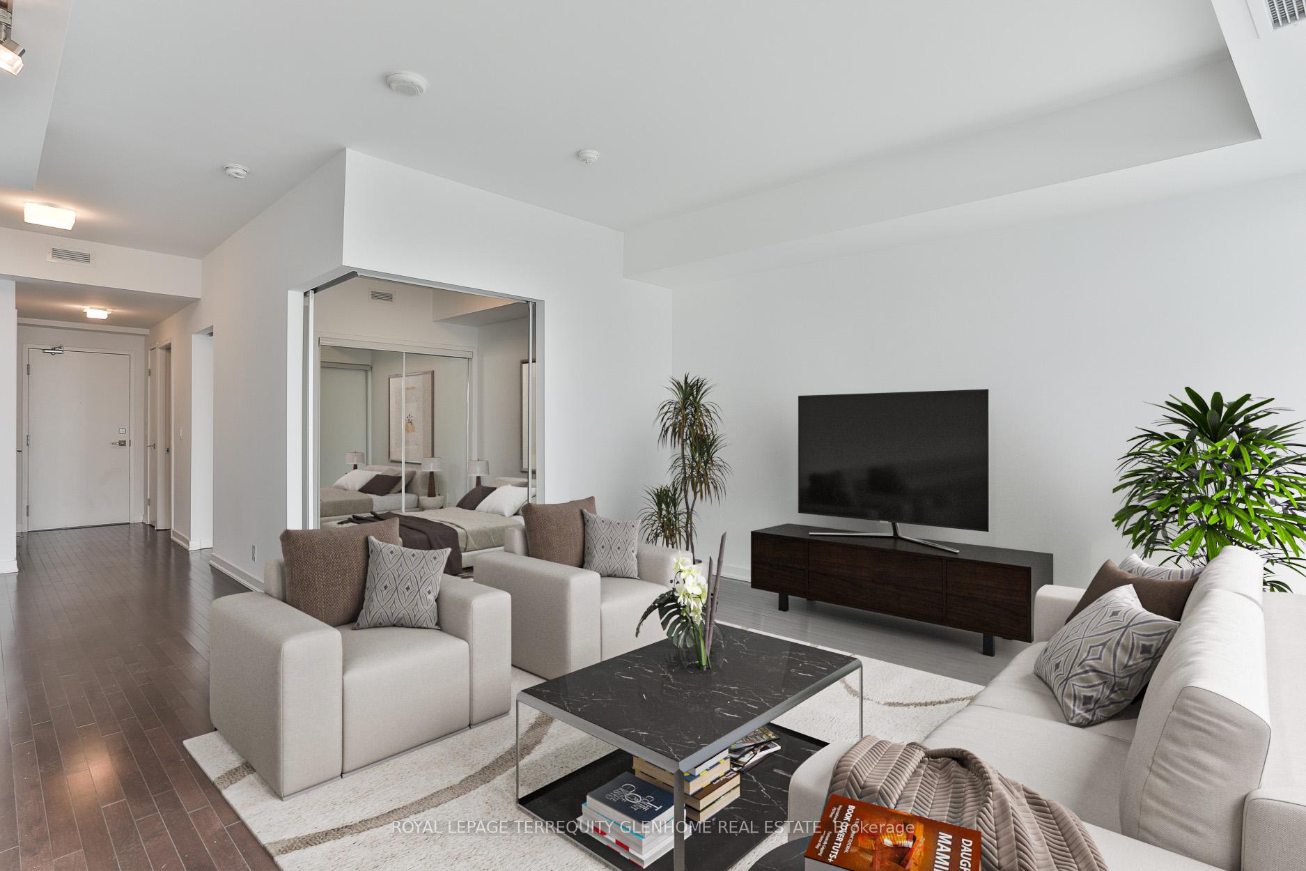 2 Bedrooms Condo at 14 York,  Toronto For sale