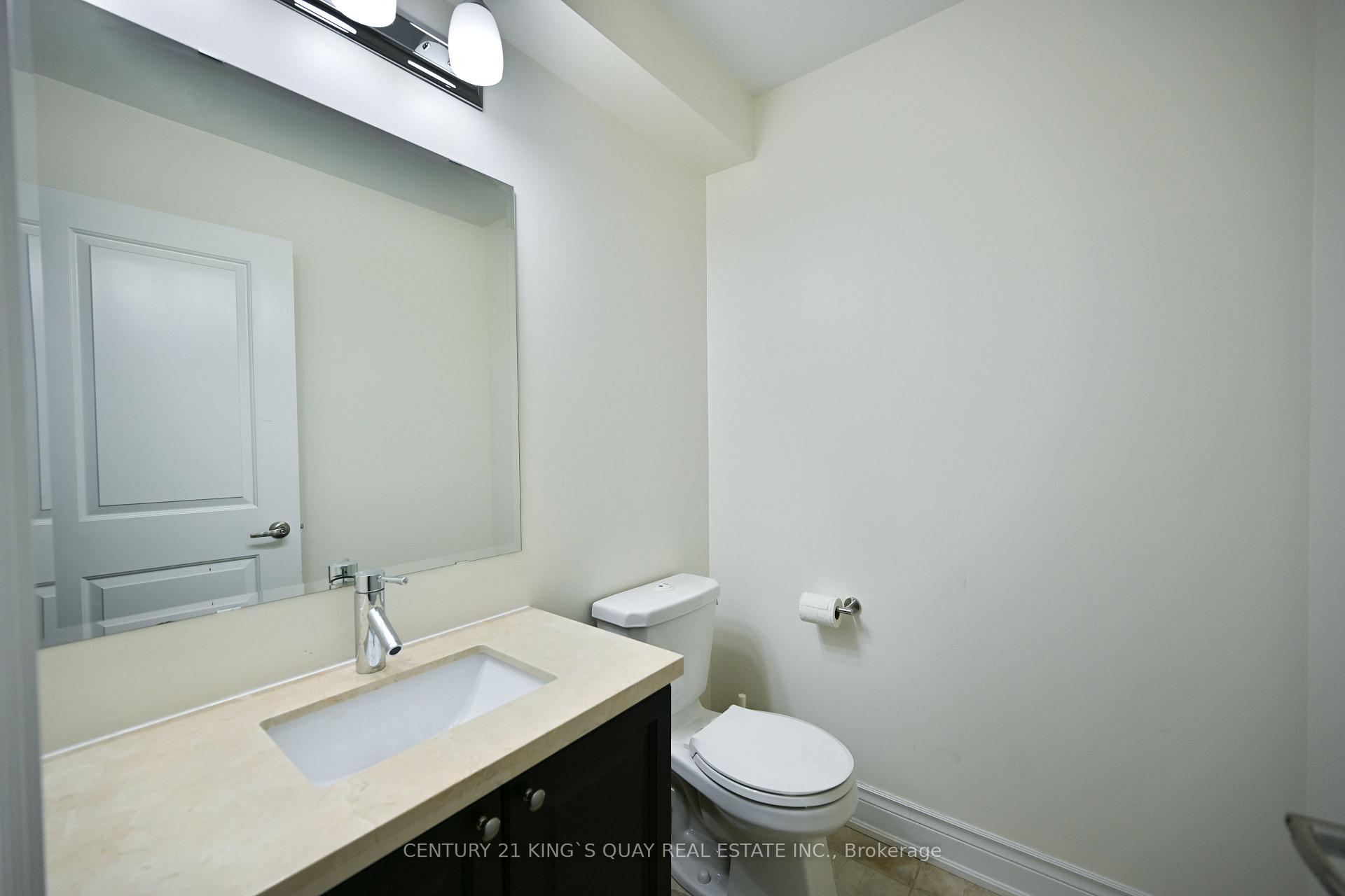 3 Bedrooms Condo at 40 Hargrave,  Toronto For sale