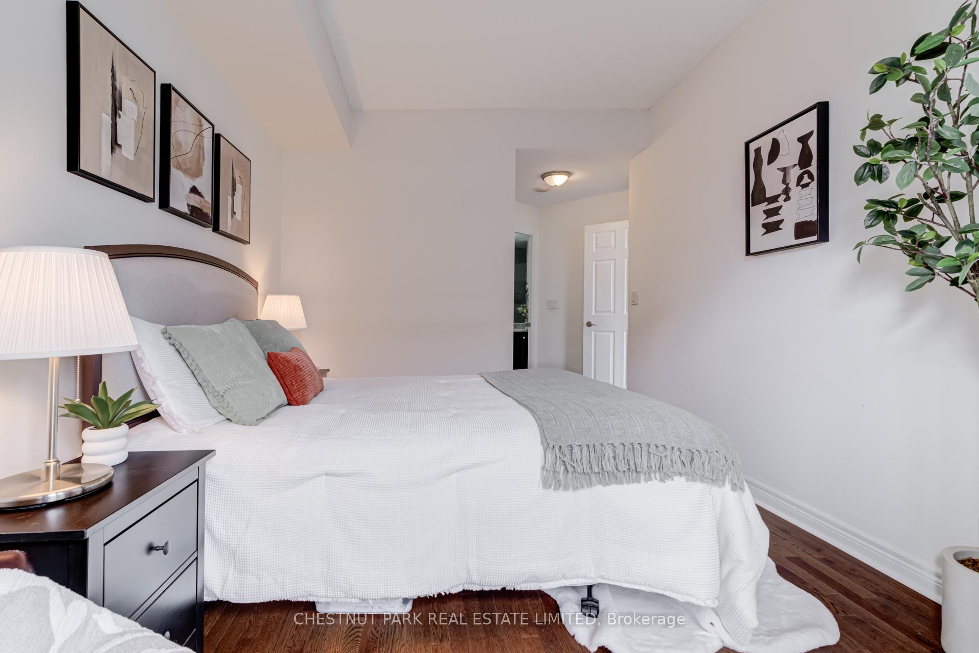 2 Bedrooms Condo at 736 Spadina, Toronto For sale