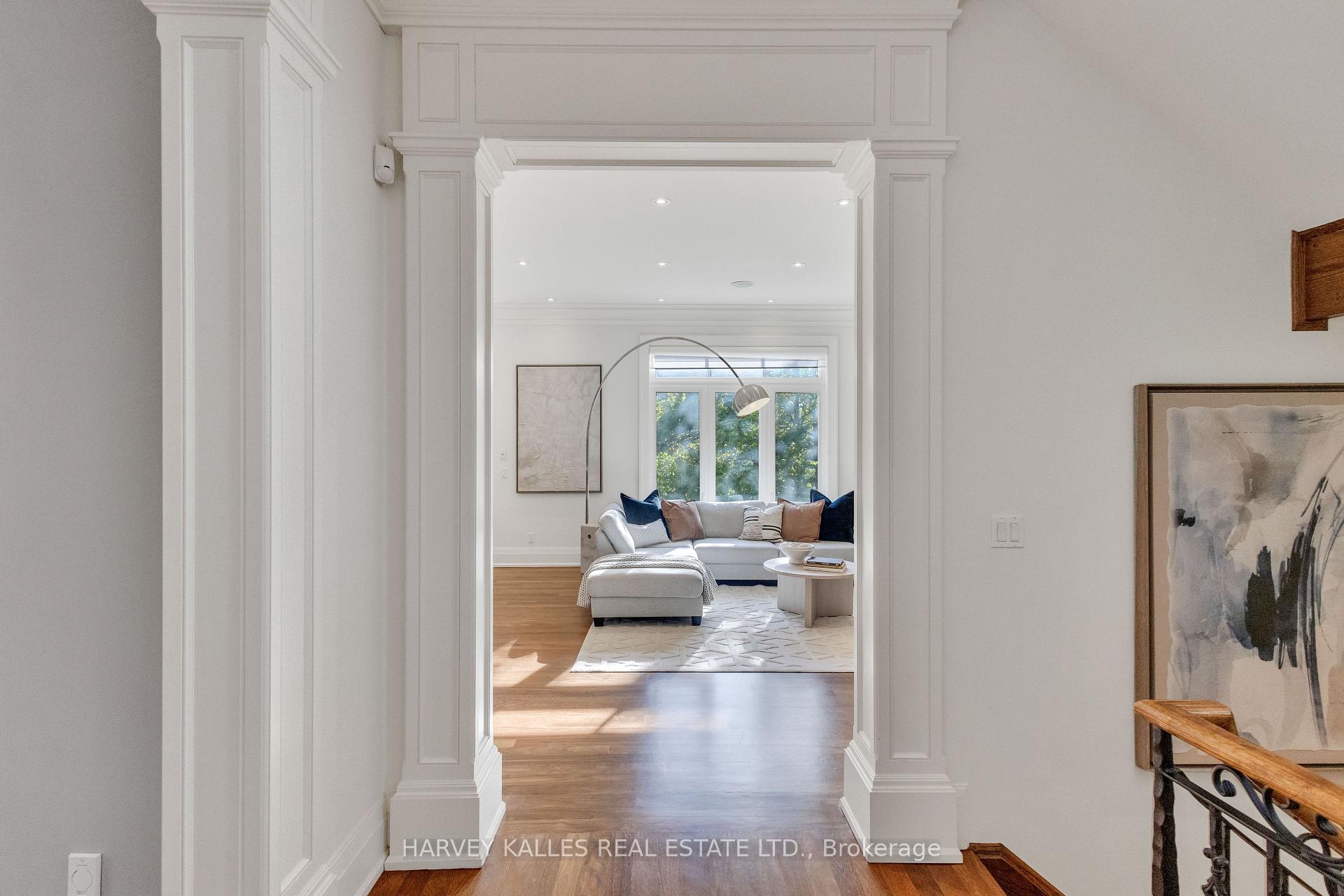 10 Easton Road