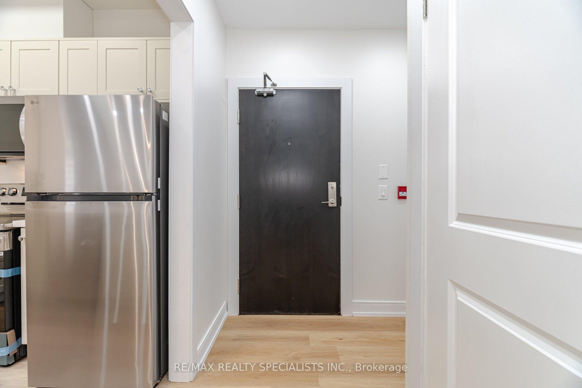 2 Bedrooms Condo at 2326 TAUNTON, Oakville For sale