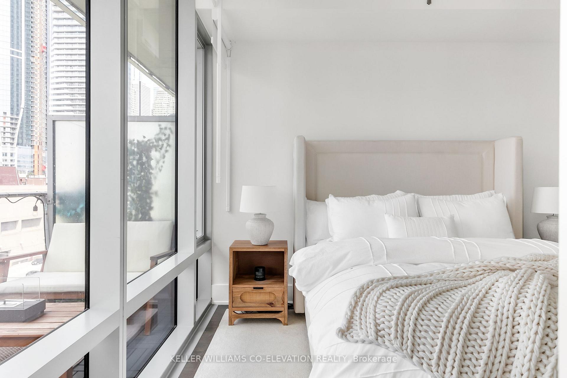 2 Bedrooms Condo at 39 Queens, Toronto For sale