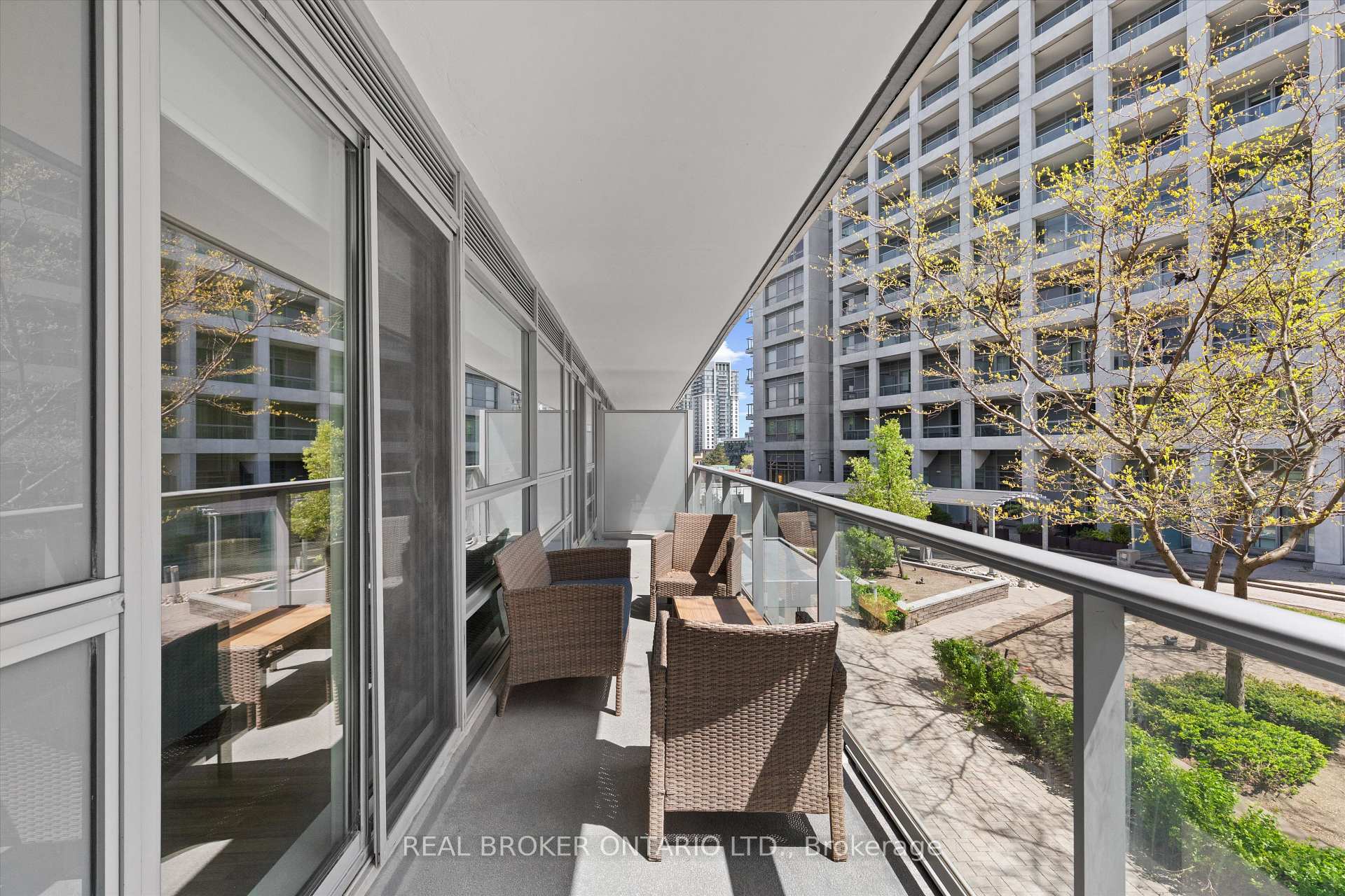 1 Bedroom Condo at 2035 Sheppard, Toronto For sale