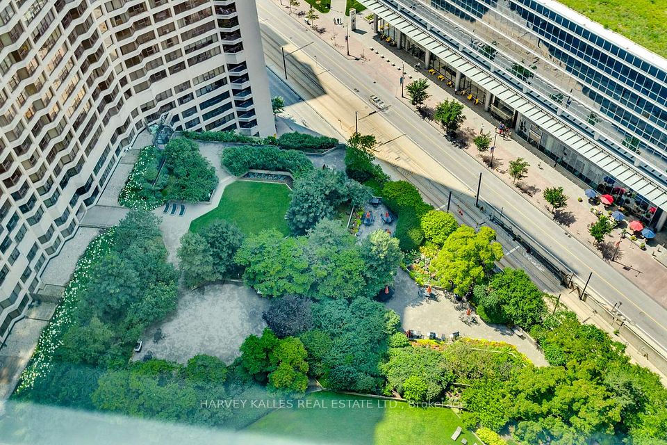33 Harbour Square 2440