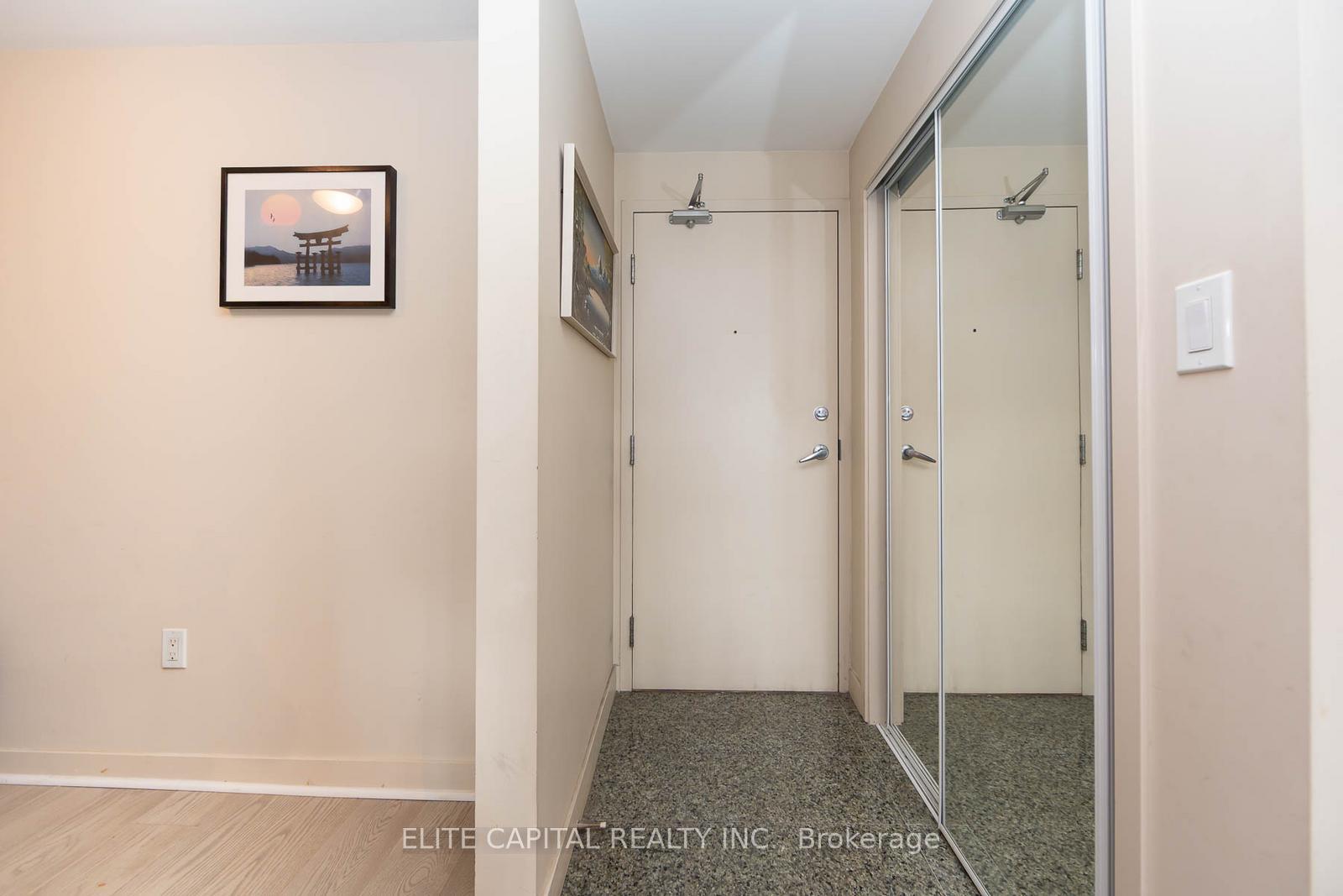 2 Bedrooms Condo at 10 Navy Wharf, Toronto For sale