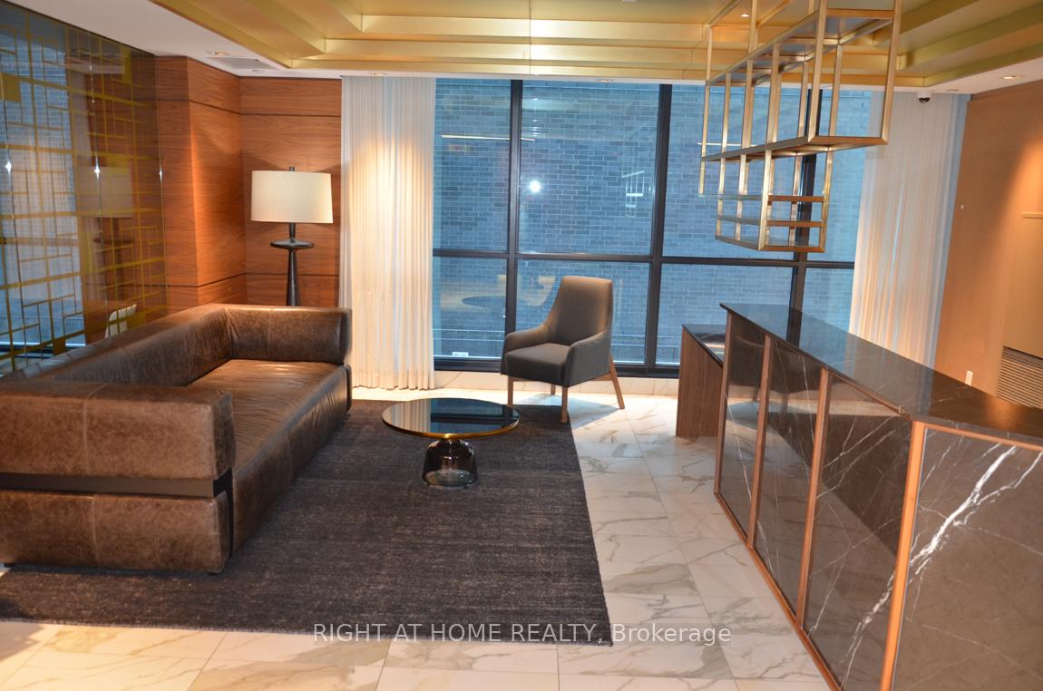 1 Bedroom Condo at 327 King, Toronto For sale