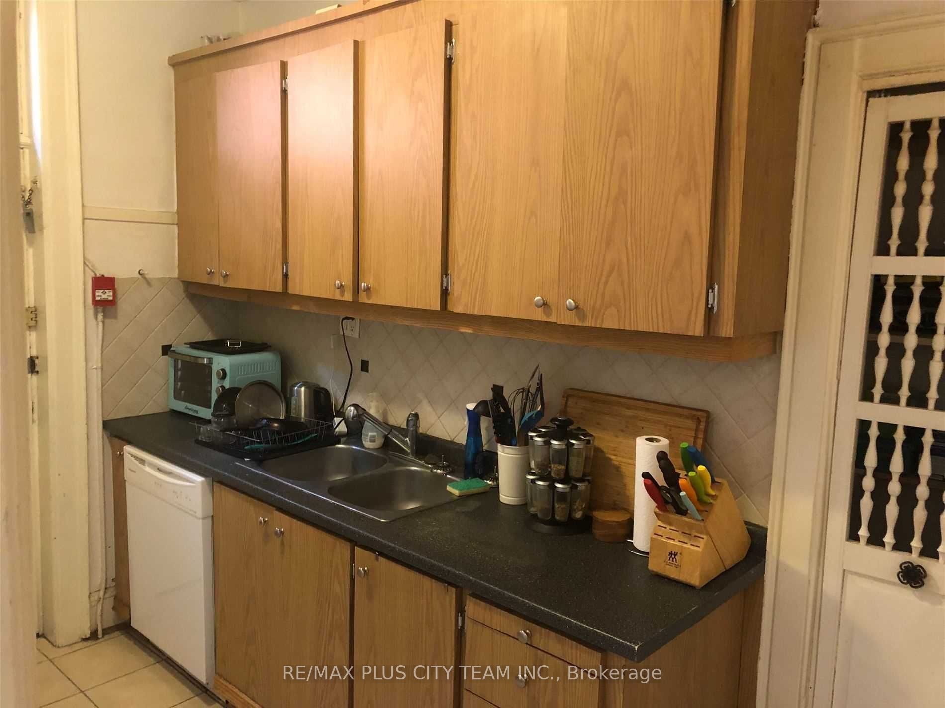 291 St George Street, #4