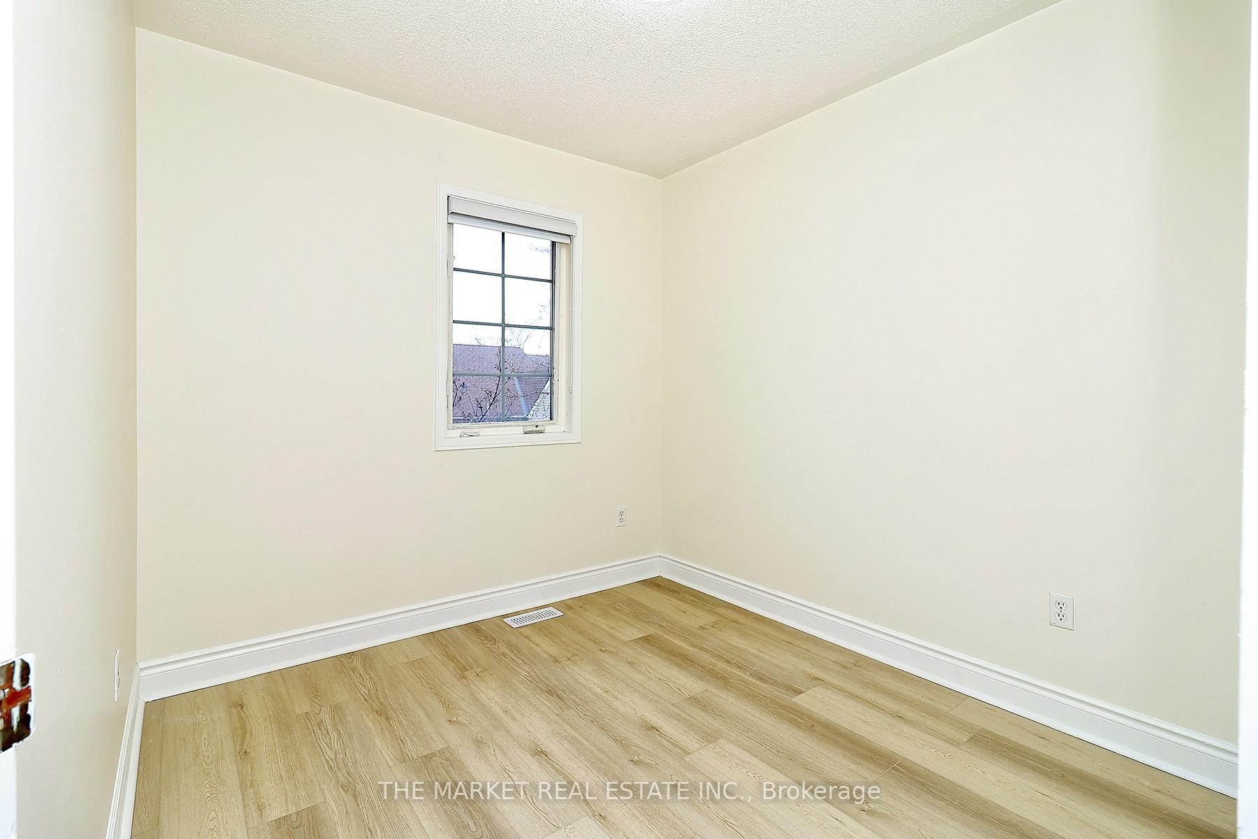 3 Bedrooms Condo at 7190 Atwood,  Mississauga For sale