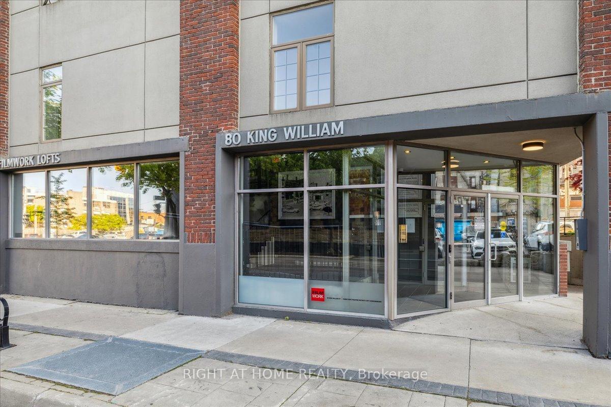 2 Bedrooms Condo at 80 King William, Hamilton For sale