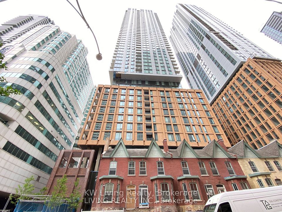 8 Widmer Street