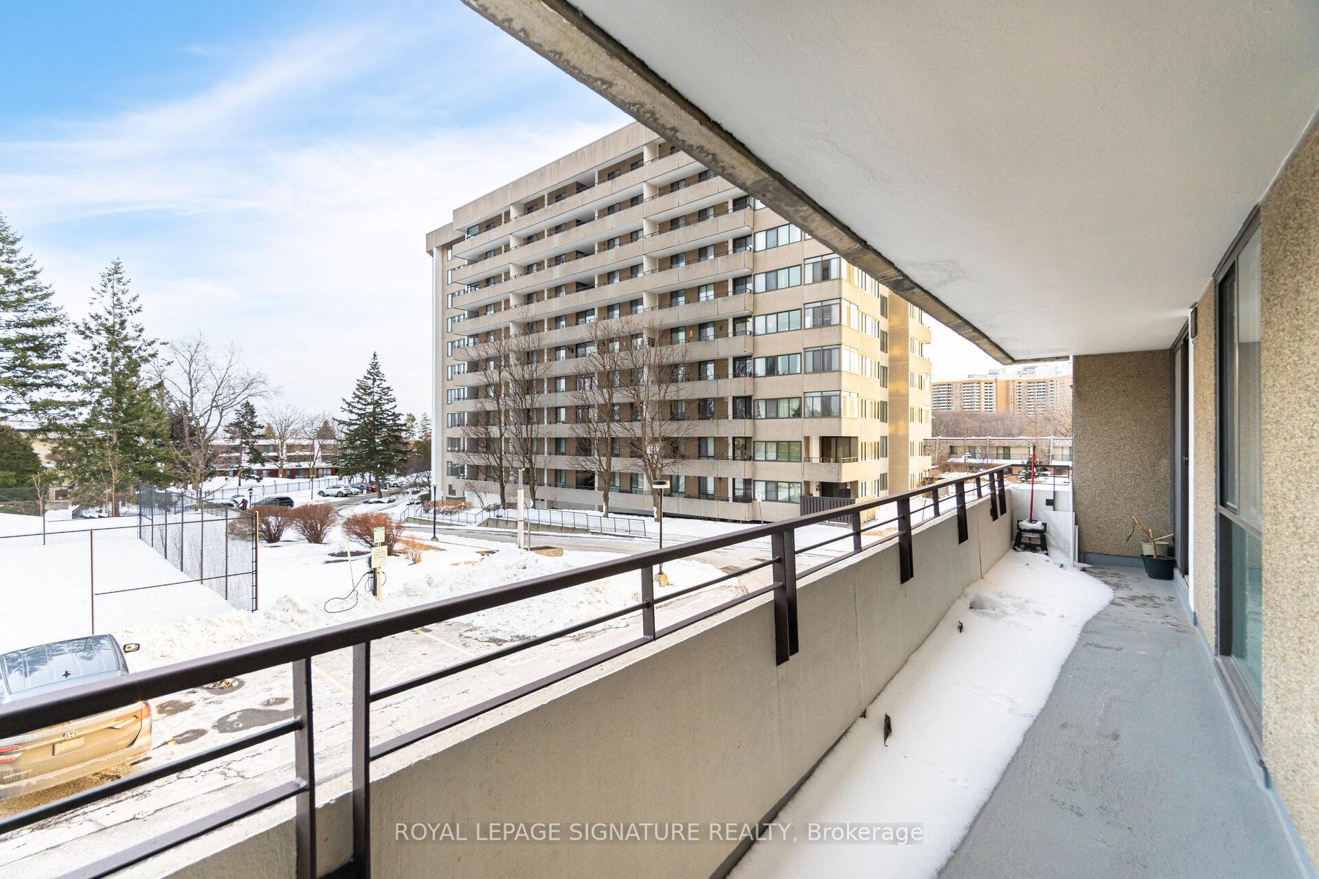 4 Bedrooms Condo at 1300 Mississauga Valley,  Mississauga For sale