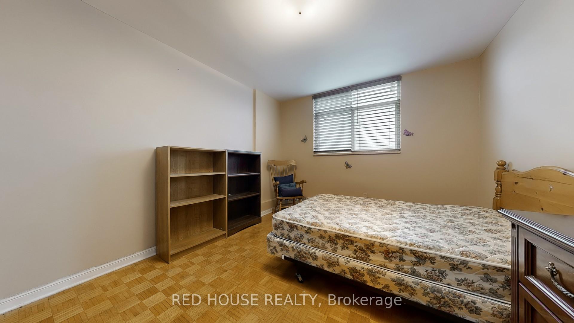 2 Bedrooms Condo at 5 Frith, Toronto For sale