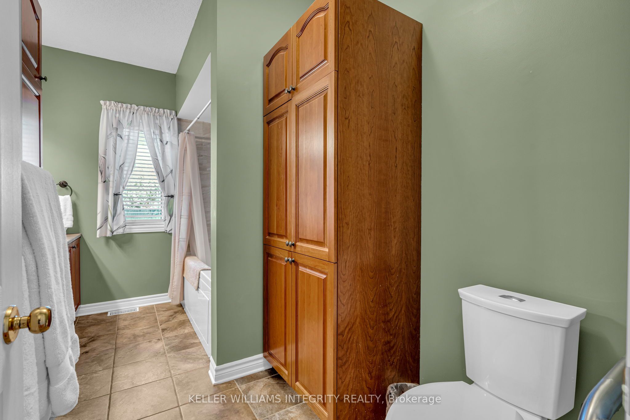 120 Jasper Crescent, Clarence-Rockland, ON K4K 0A4