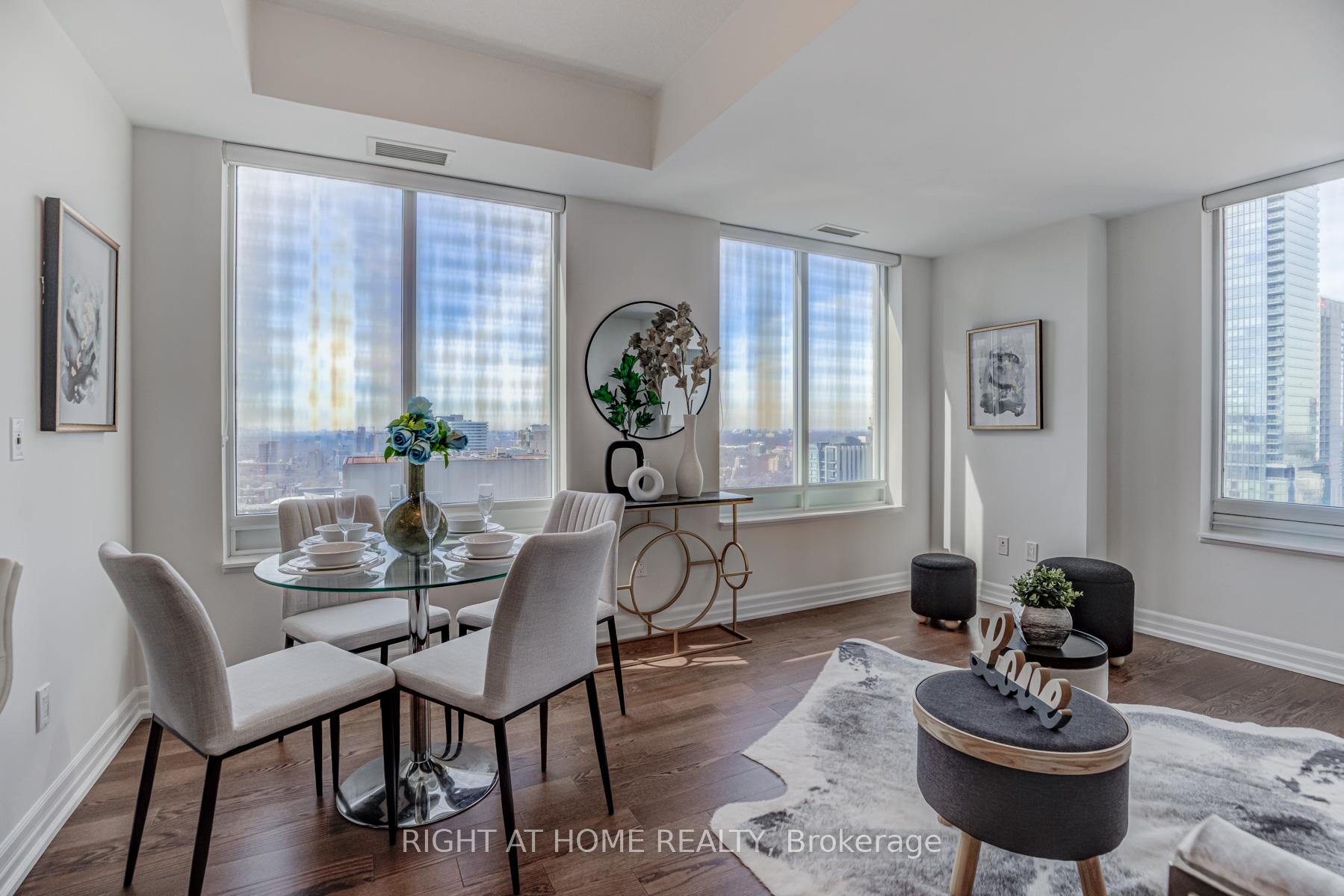2 Bedrooms Condo at 35 Balmuto,  Toronto For sale
