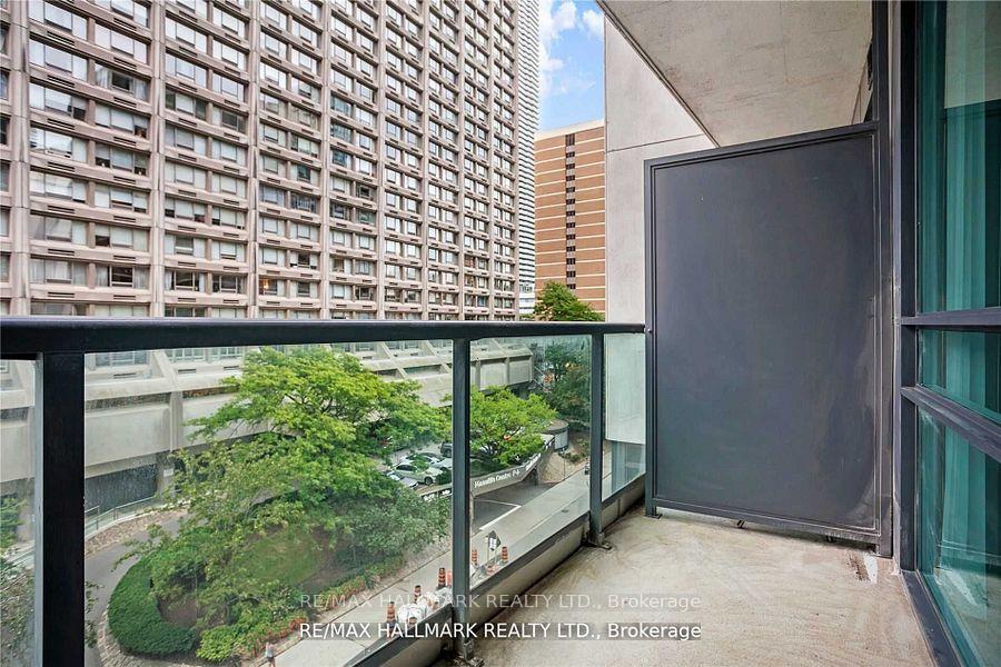 2 Bedrooms Condo at 1121 Bay, Toronto For sale