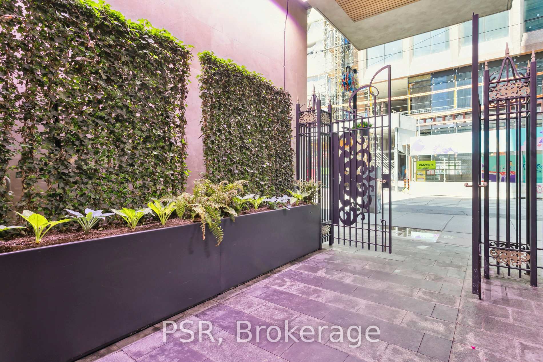 2 Bedrooms Condo at 375 King, Toronto For sale