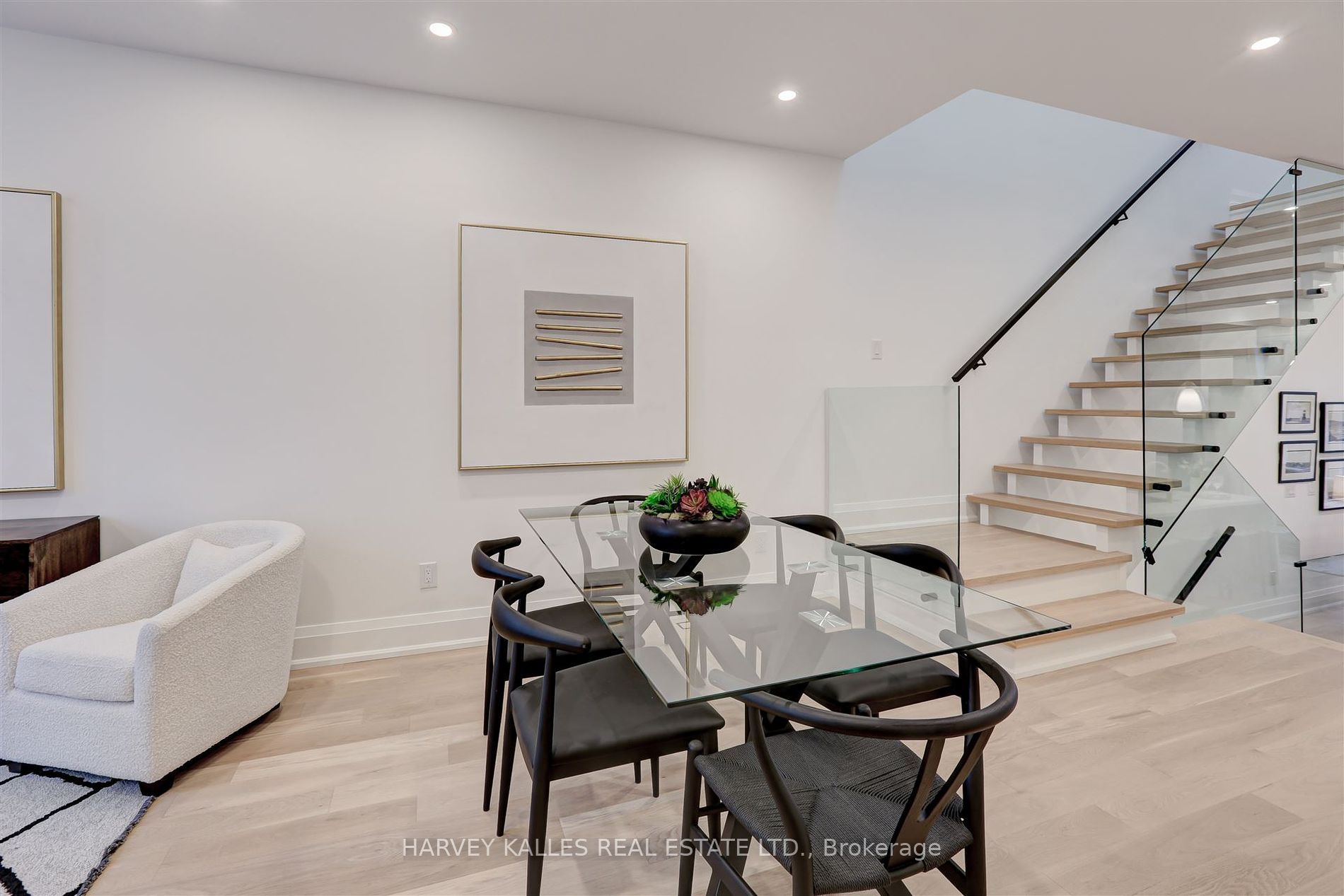 7B Bracebridge Avenue