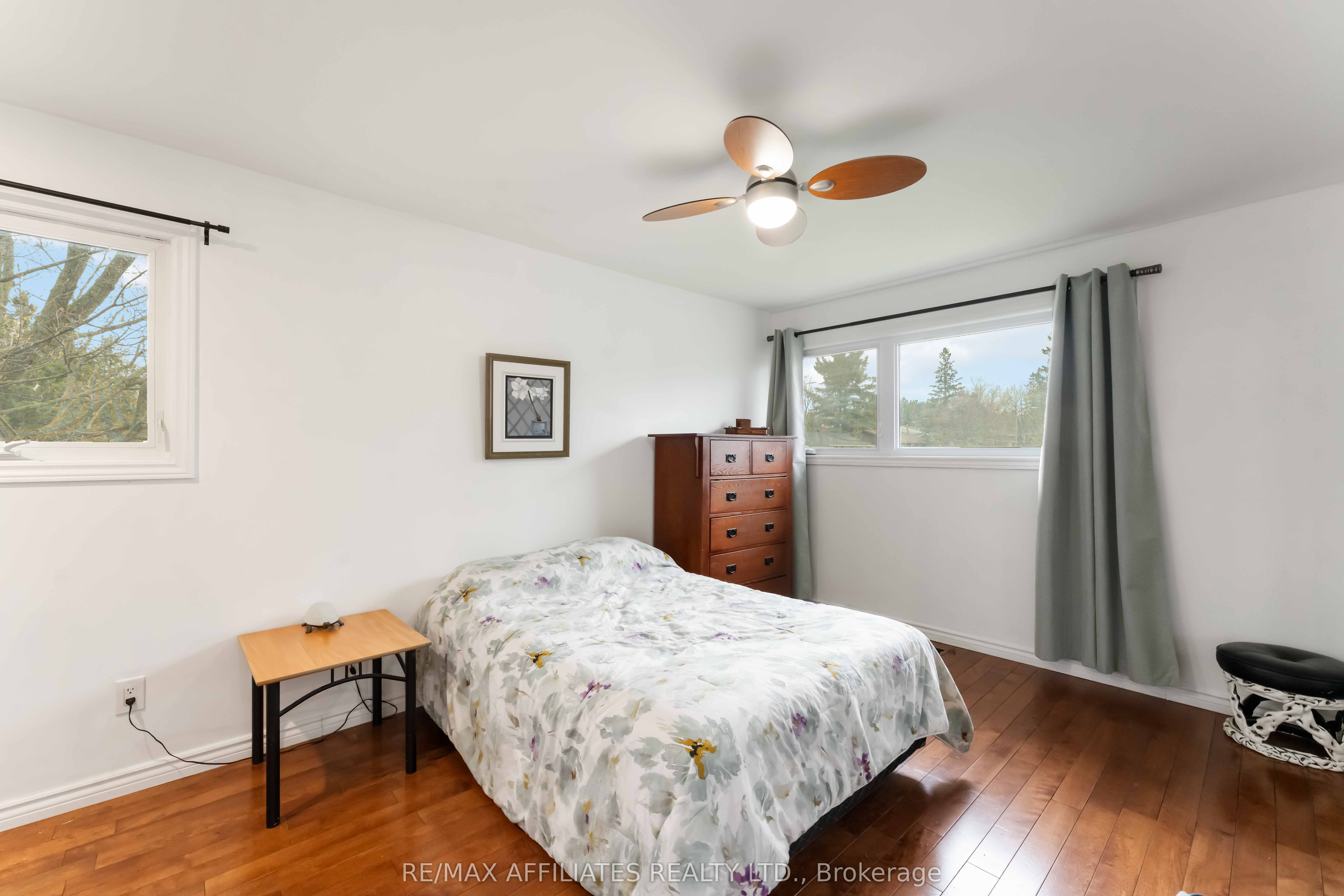 2 Teakwood Court
