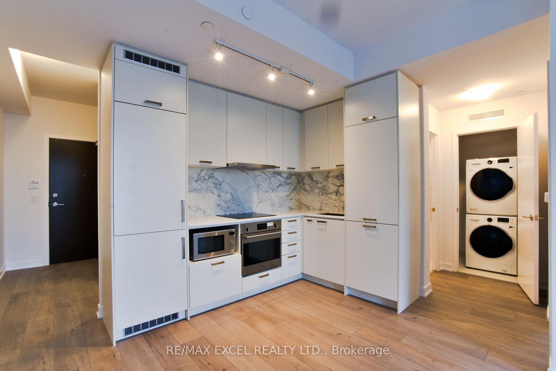 1 Bedroom Condo at 38 Honeycrisp, Vaughan For sale