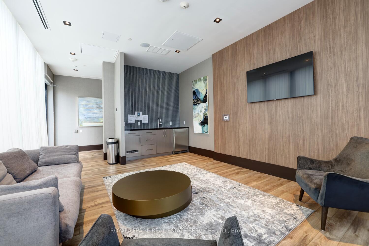 2 Bedrooms Condo at 4208 Dundas,  Toronto For sale