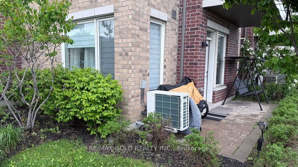 #111 - 54 Sky Harbour Drive, Brampton, ON L6Y 6B9