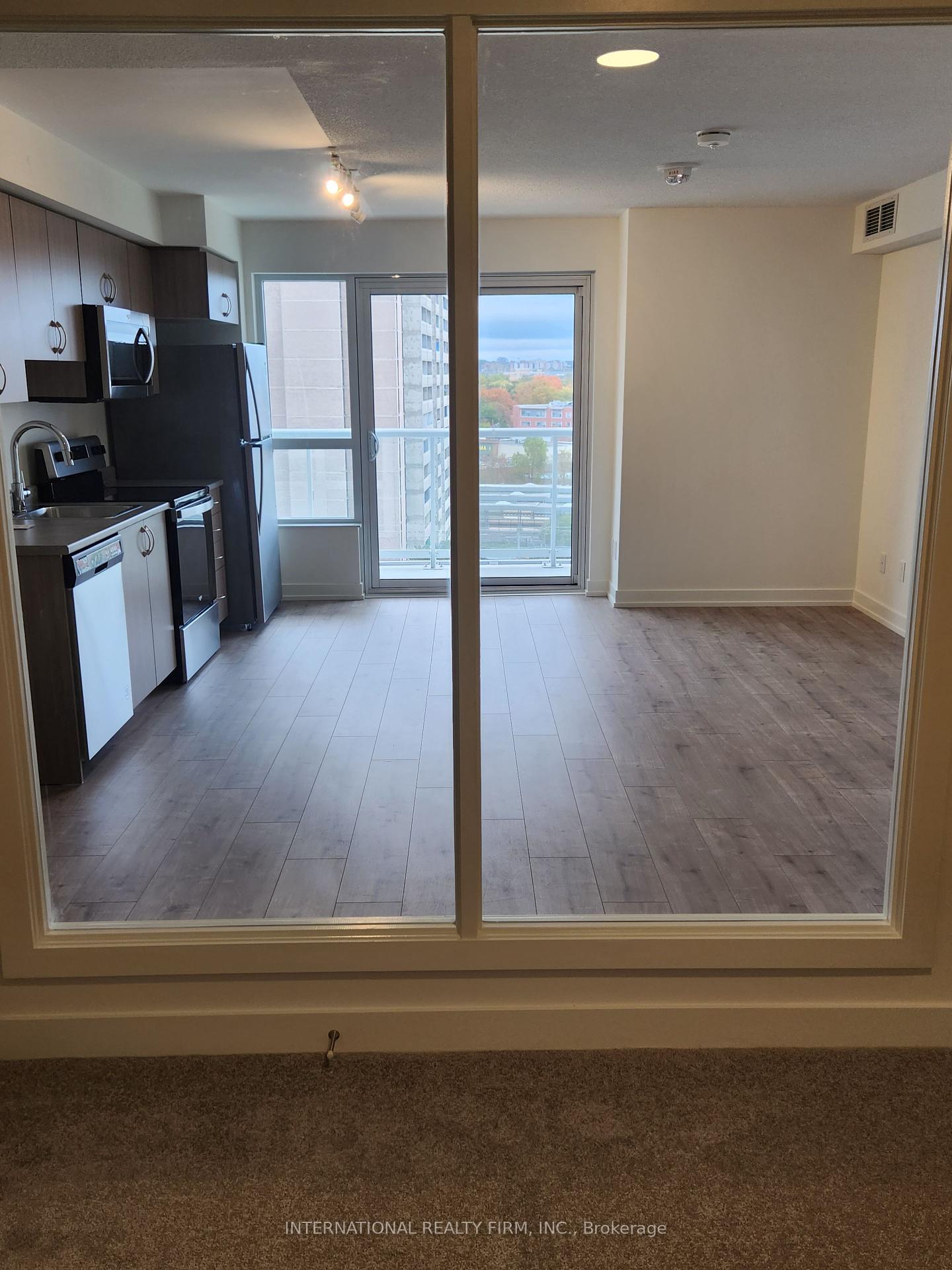 2 Bedrooms Condo at 10 Wilby, Toronto For sale