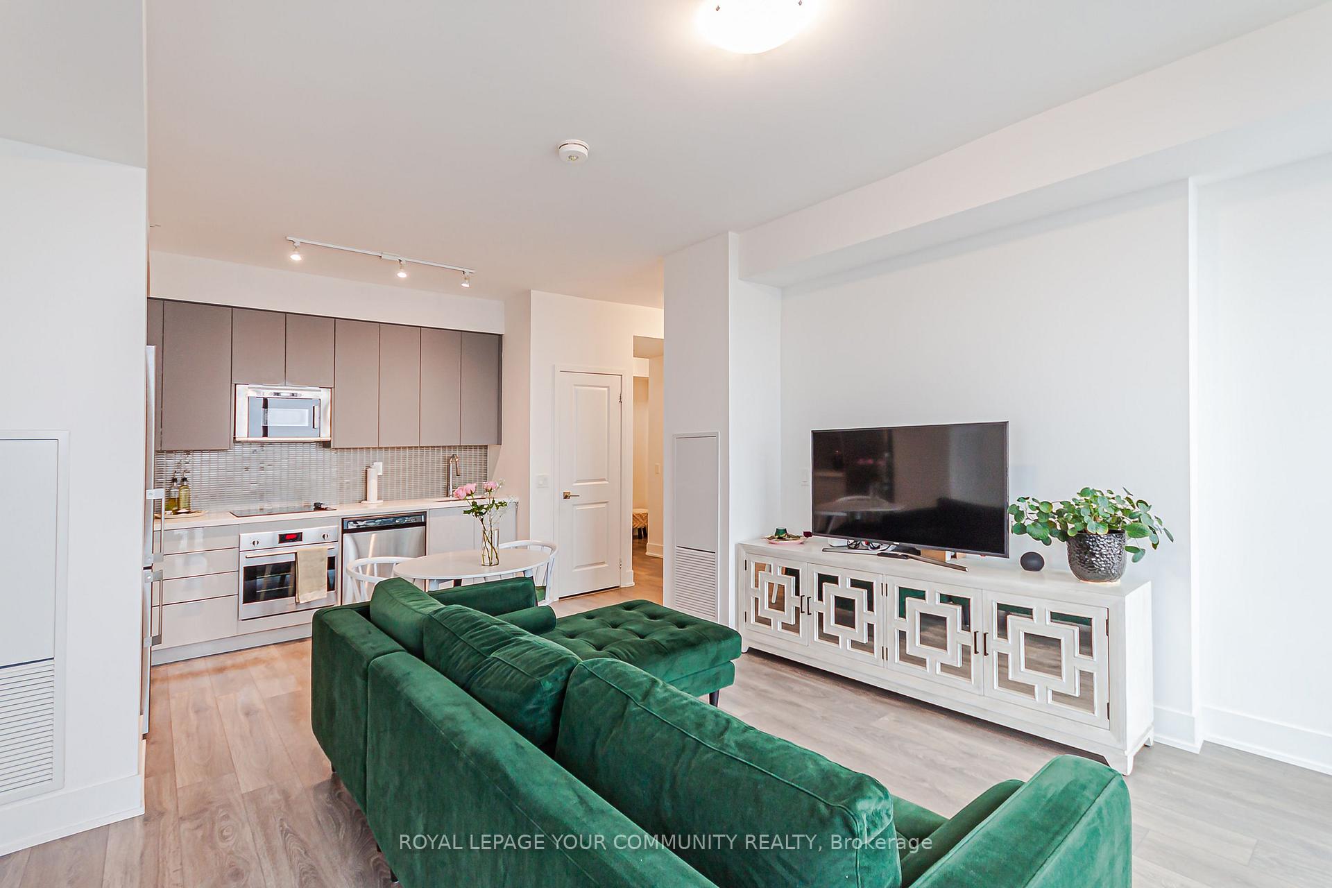 2 Bedrooms Condo at 2916 Highway 7,  Vaughan For sale