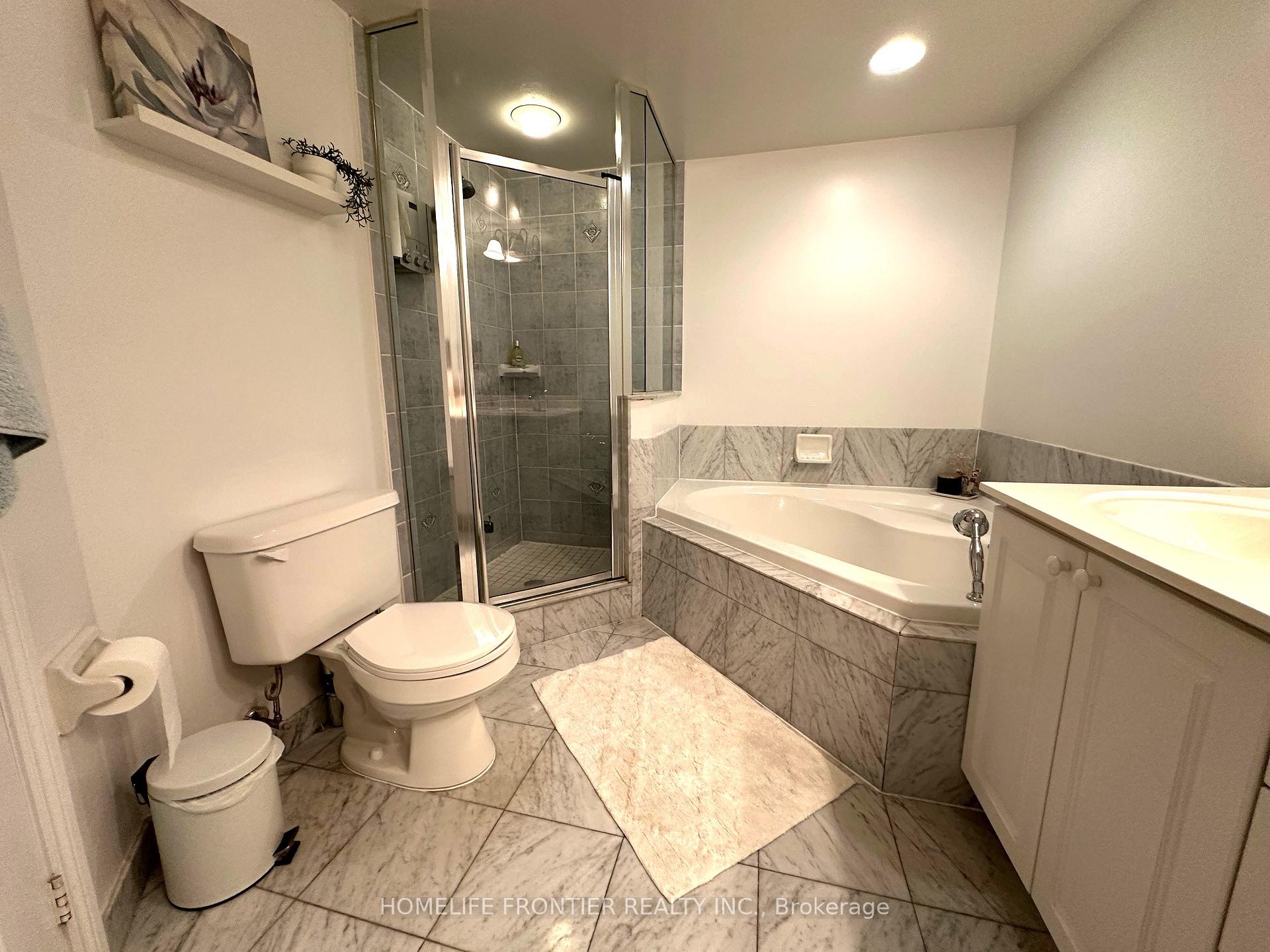 3 Bedrooms Condo at 80 Harrison Garden, Toronto For sale