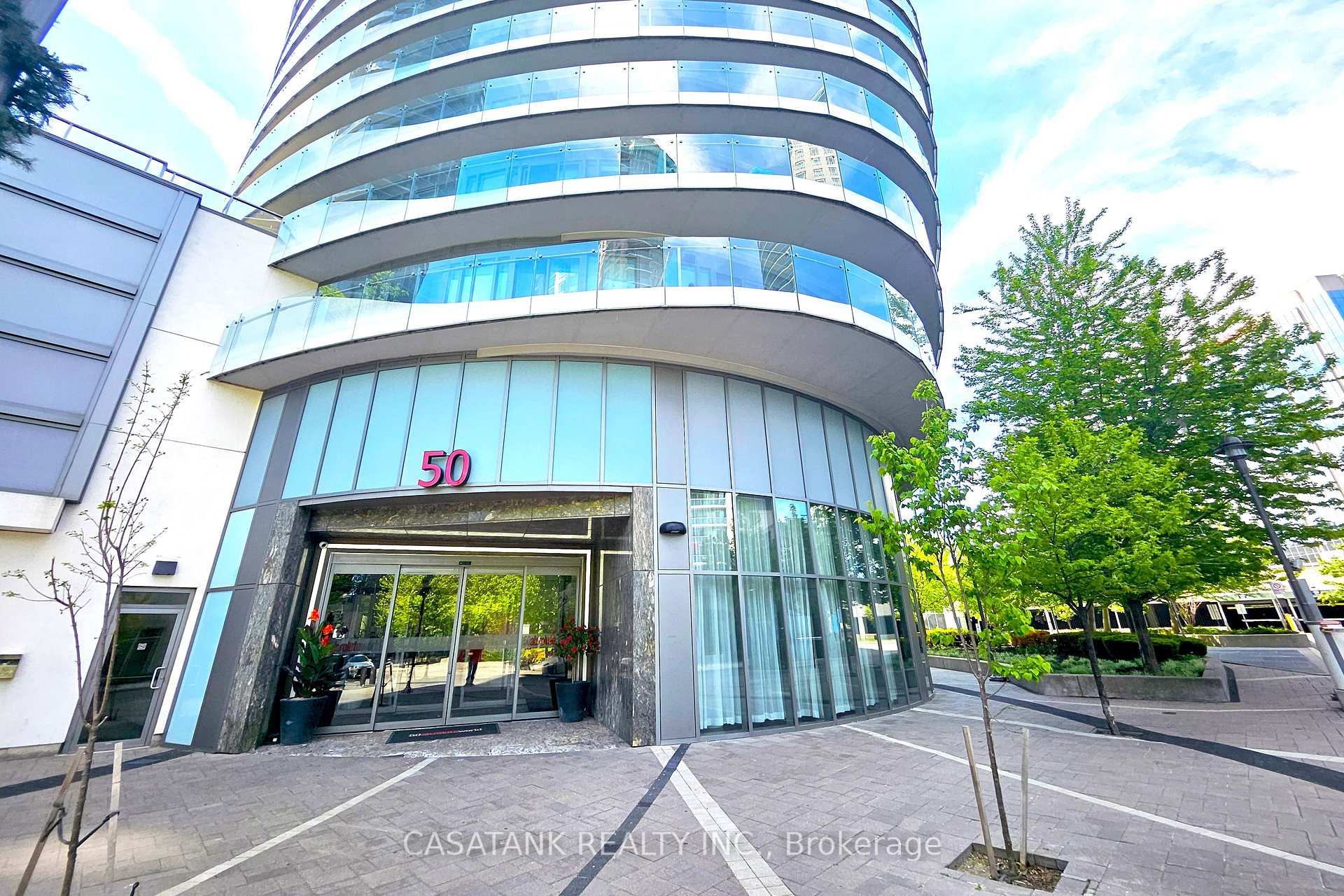 1 Bedroom Condo at 50 Absolute, Mississauga For sale