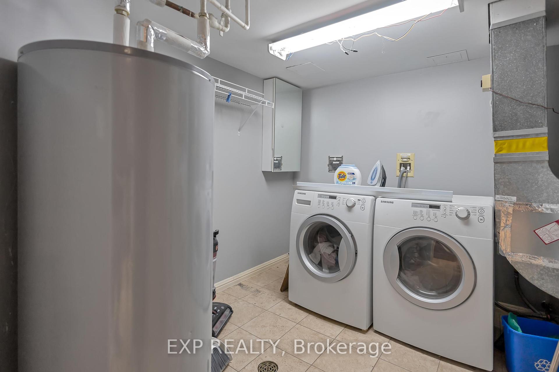 2 Bedrooms Condo at 900 Yonge, Toronto For sale