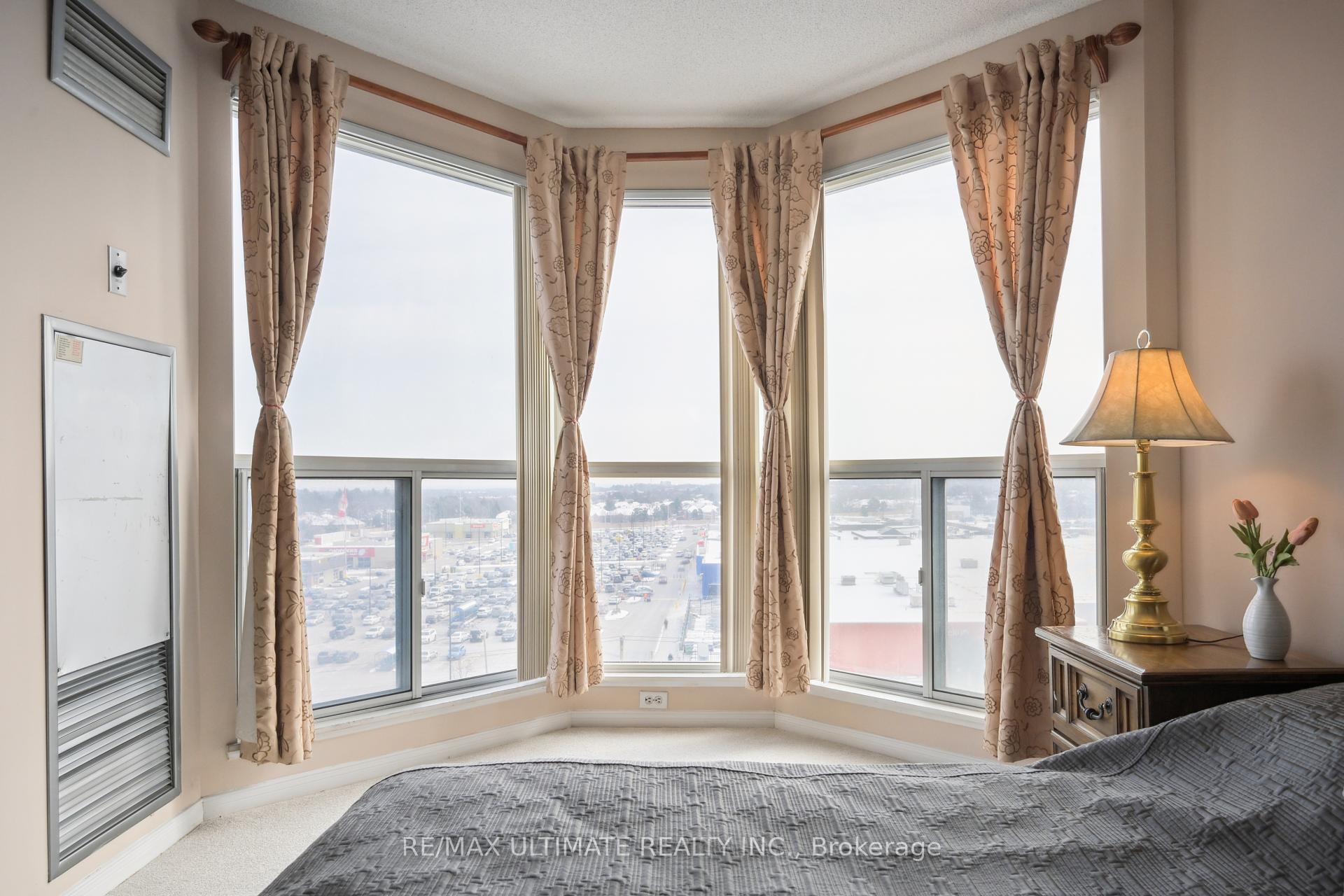 2 Bedrooms Condo at 2177 Burnhamthorpe, Mississauga For sale