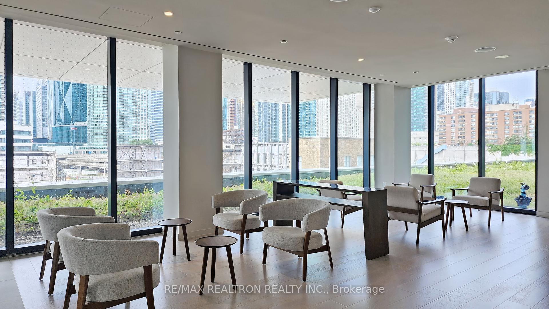 2 Bedrooms Condo at 138 Downes, Toronto For sale