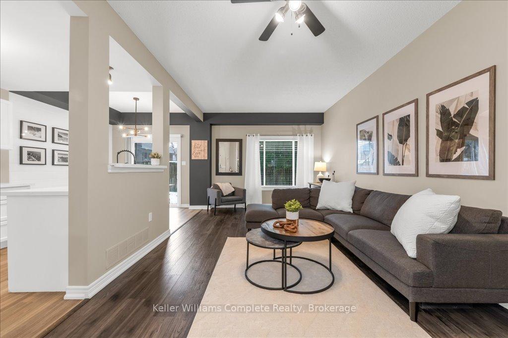 3 Bedrooms Condo at 6 Liddycoat,  Hamilton For sale
