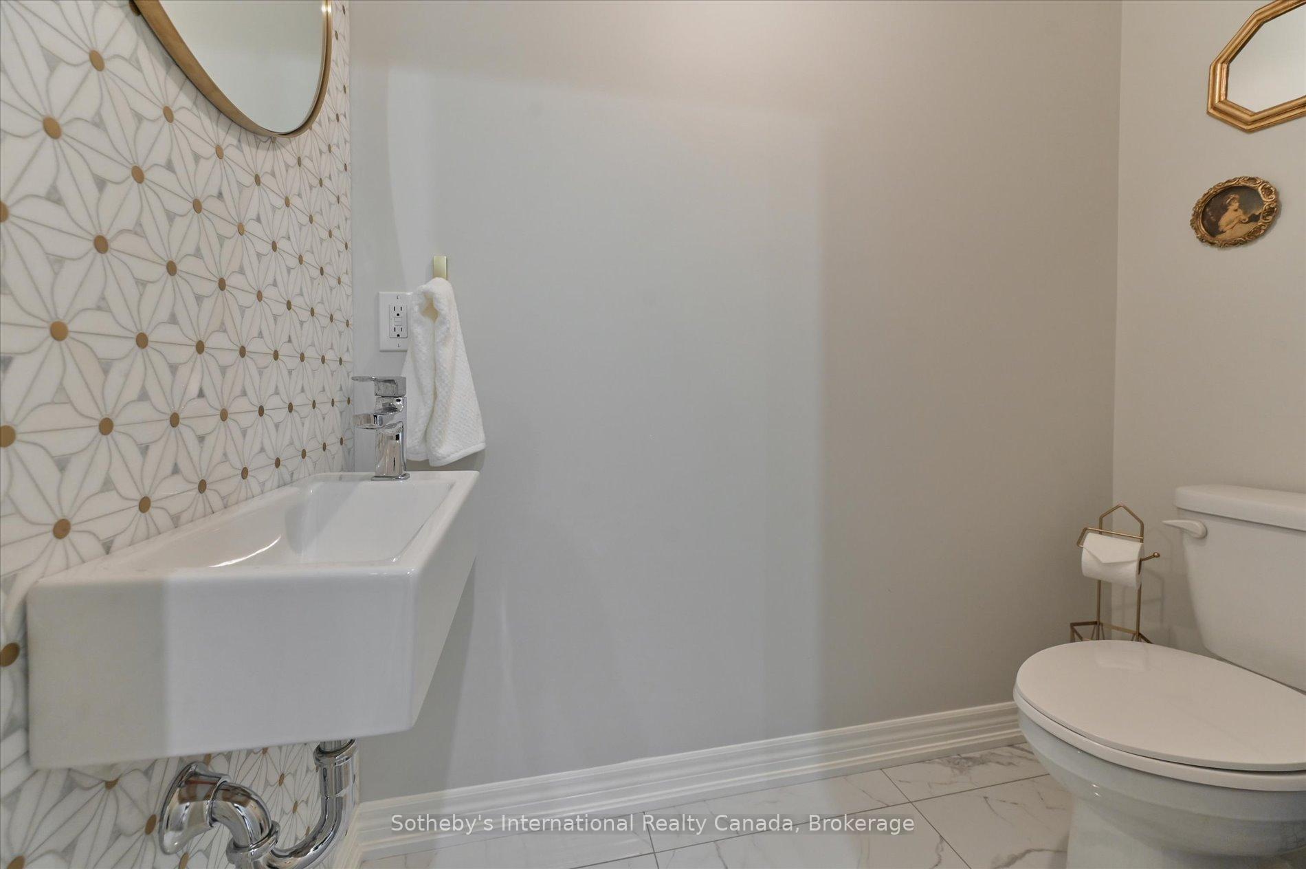 2 Bedrooms Condo at 2199 Lillykin, Oakville For sale