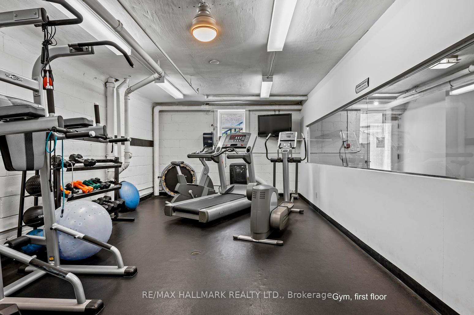 2 Bedrooms Co-op at 2603 Bathurst, Toronto For sale