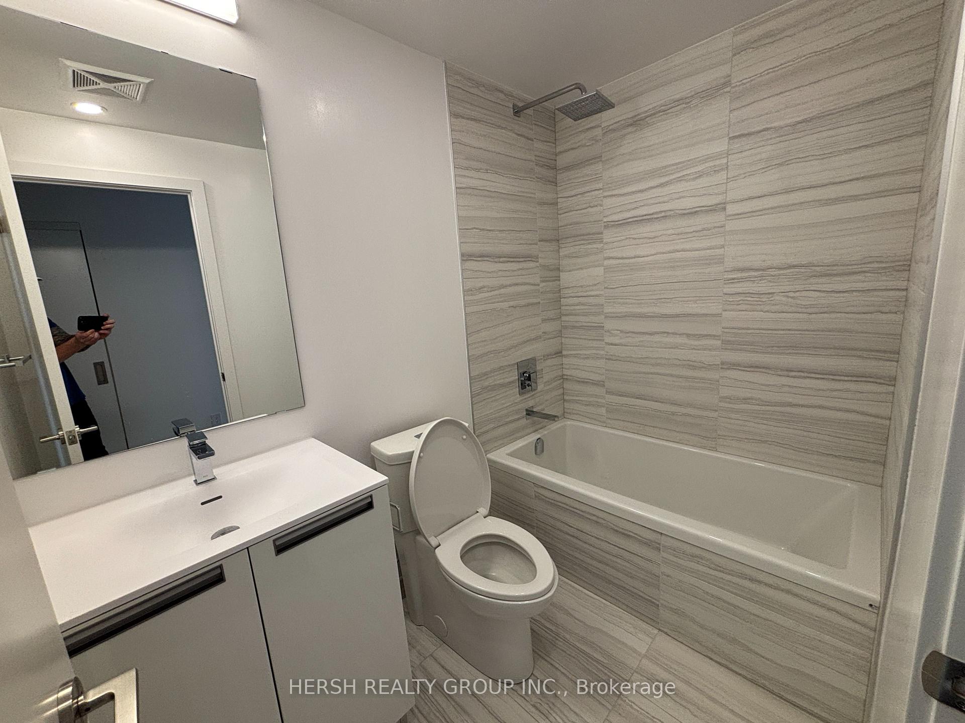 2 Bedrooms Condo at 160 Kingsway, Toronto For sale