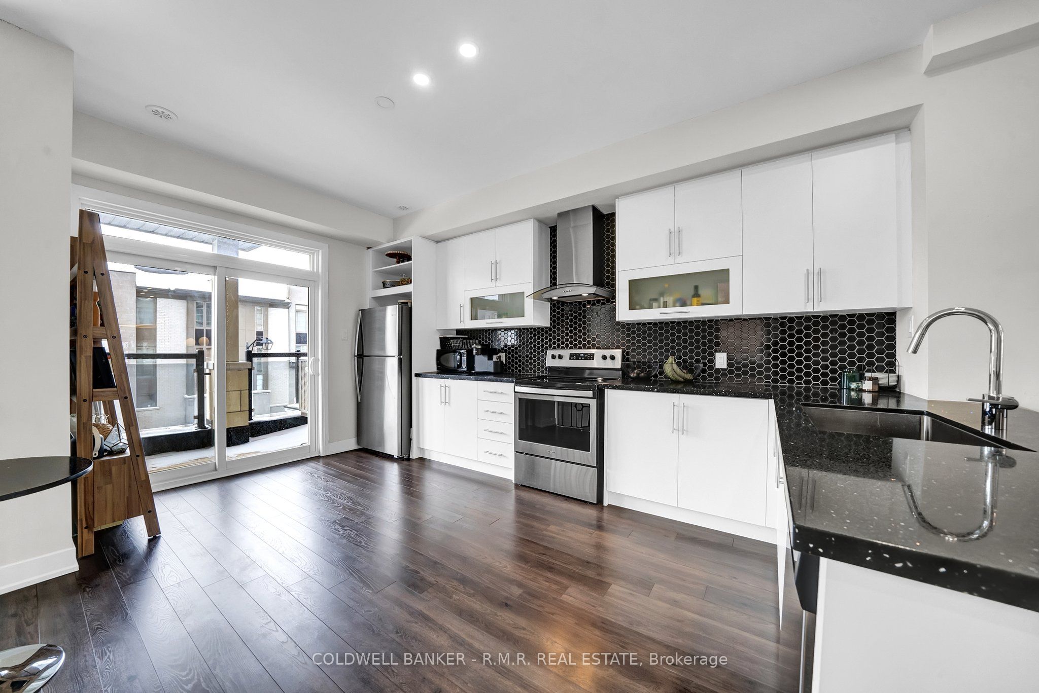 15 Shawfield Way, #83