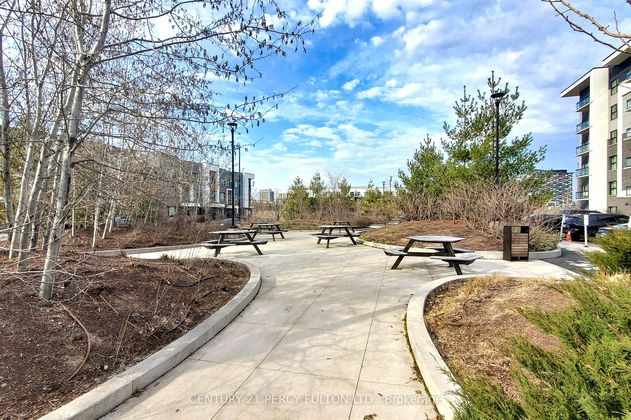 128 Grovewood Common, #320