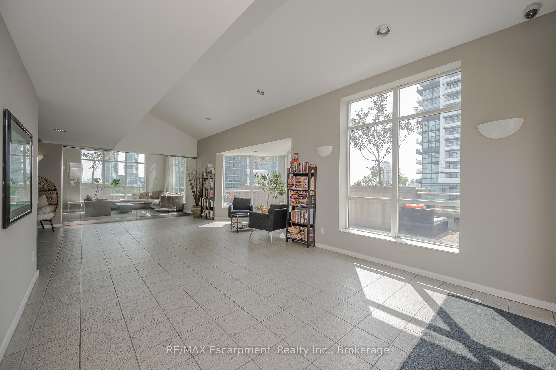 2 Bedrooms Condo at 250 MANITOBA, Toronto For sale