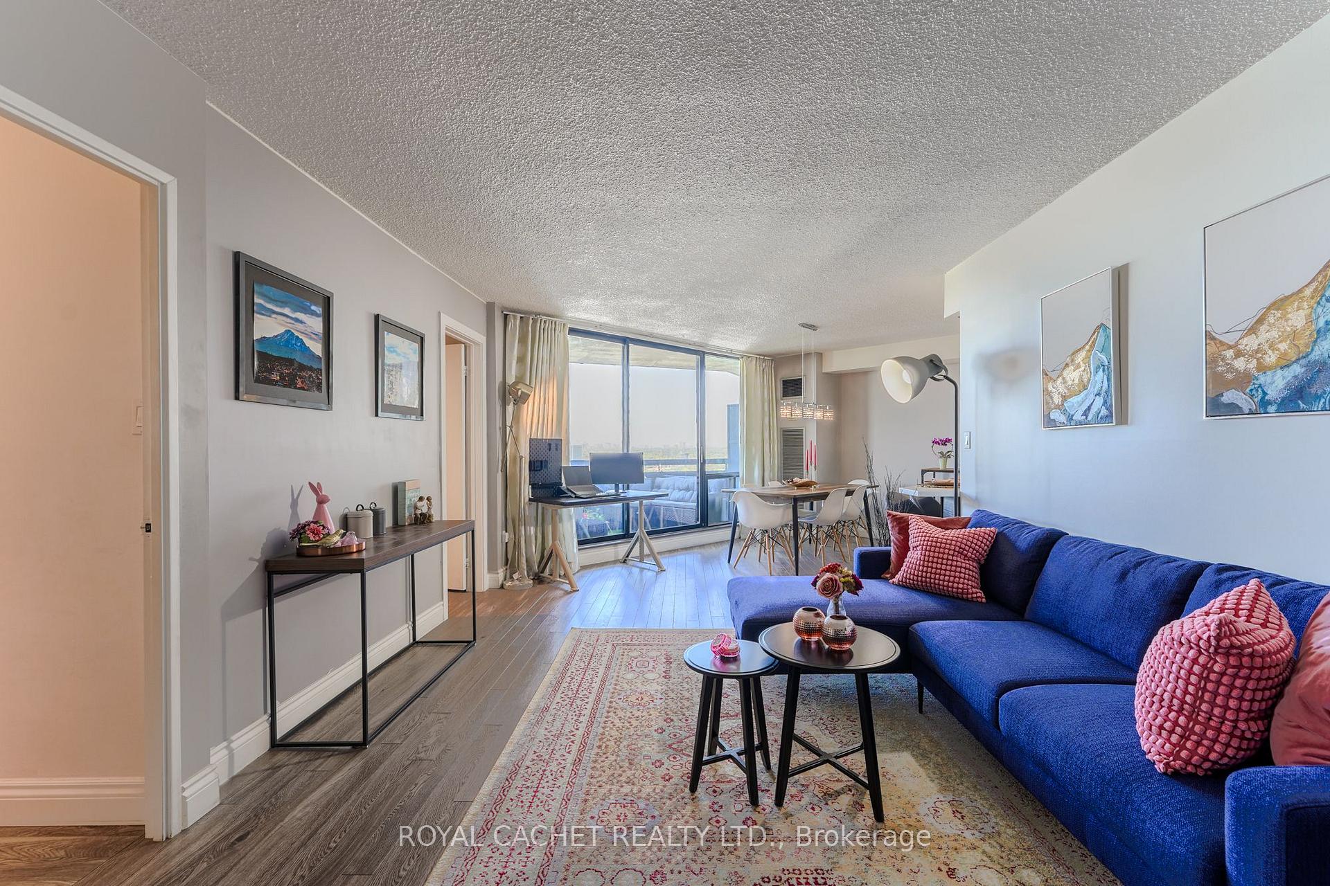3 Bedrooms Condo at 75 Graydon Hall, Toronto For sale