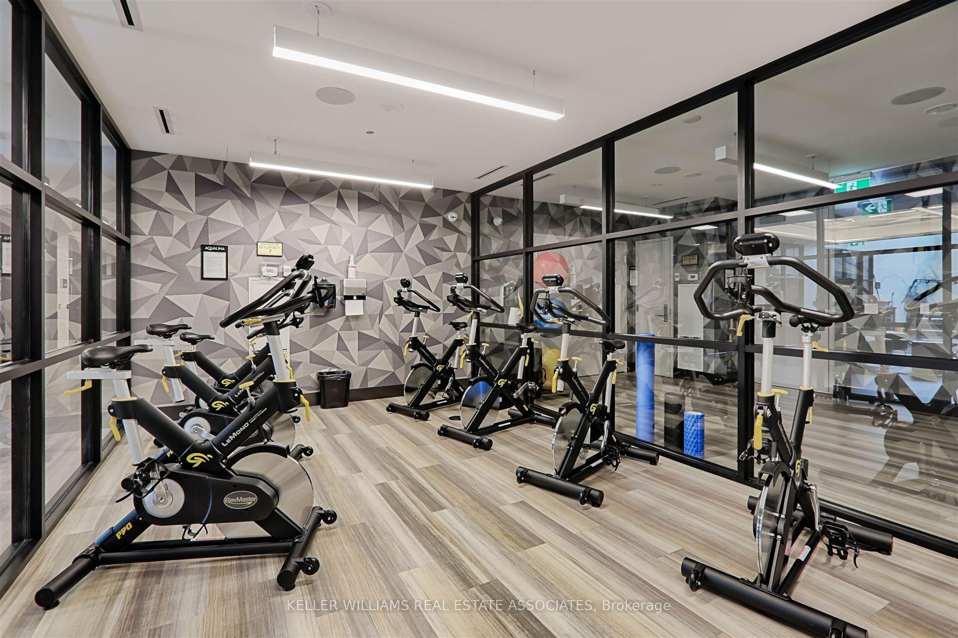 2 Bedrooms Condo at 15 Merchants’ Wharf, Toronto For sale