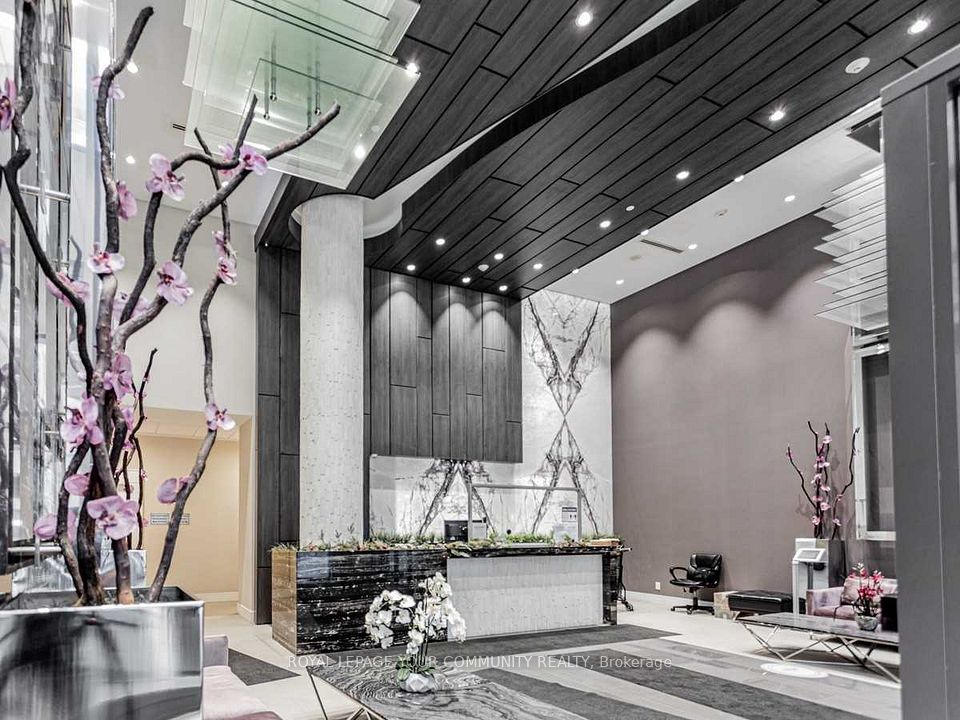 9205 Yonge